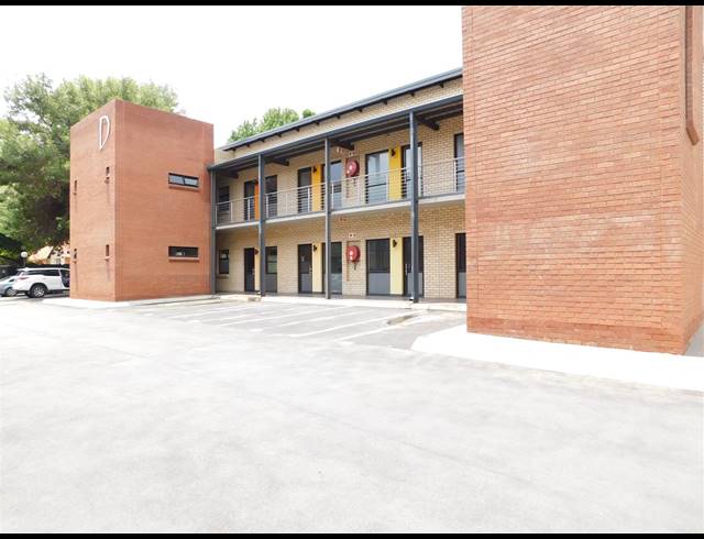 122M² OFFICE TO LET IN RANDPARK RIDGE
